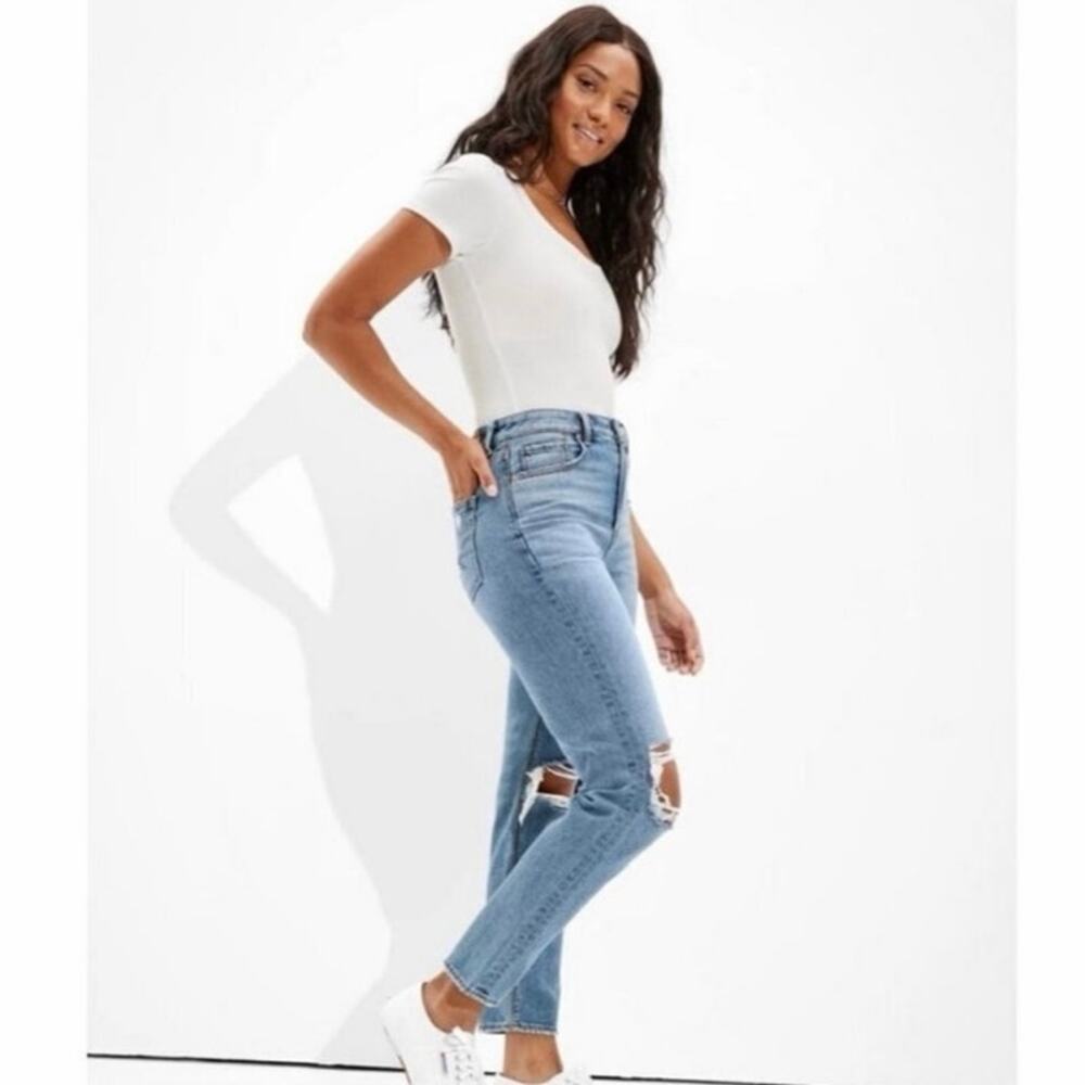 American Eagle Mom Jean Distressed Ripped Medium Wash Jeans Size 6 - Picture 9 of 13